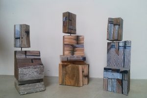 sculpture hommes de bois-  bois  papier peinture